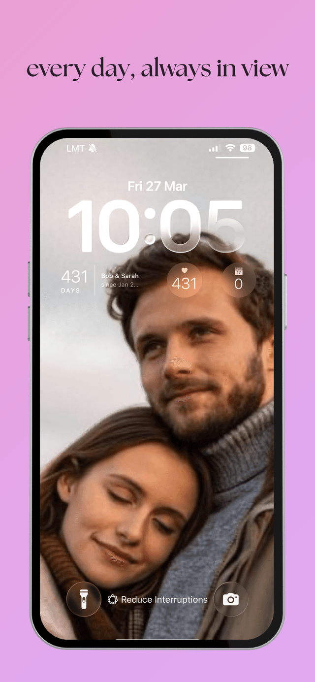 Snugly lock screen with couple photo